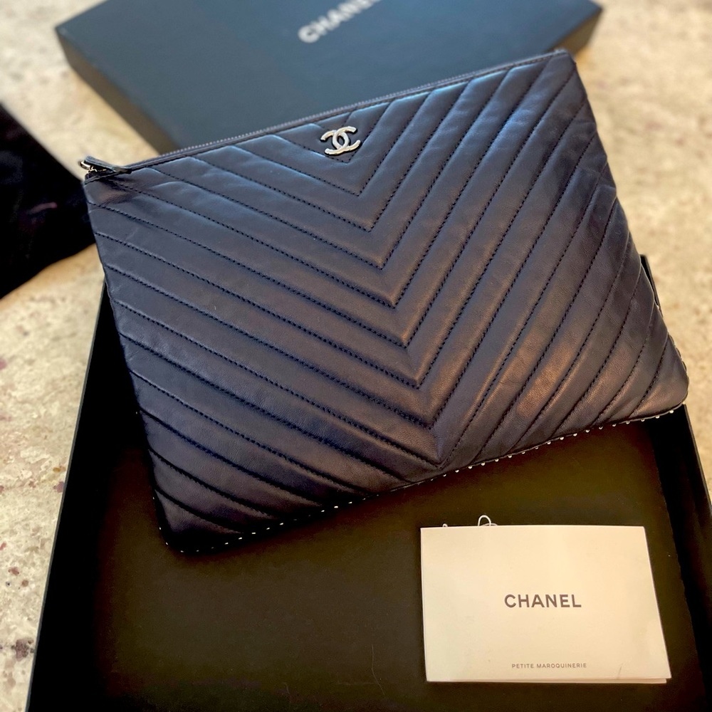 O’Case CHANEL Ruthenium Navy Lambskin 18 A